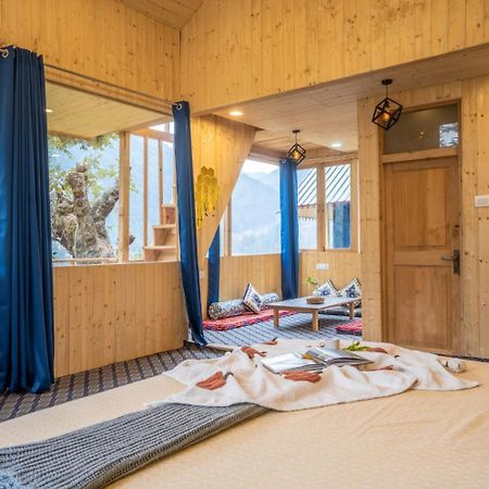 Into The Woods Treehouse Jibhi Villa ภายนอก รูปภาพ