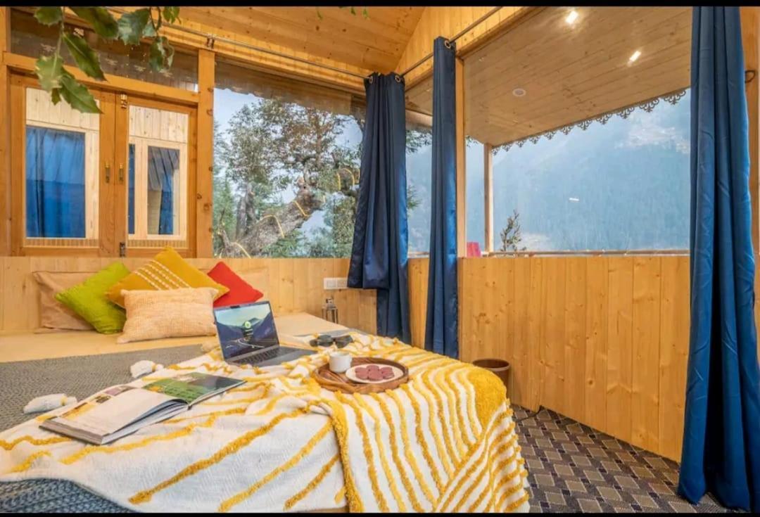 Into The Woods Treehouse Jibhi Villa ภายนอก รูปภาพ