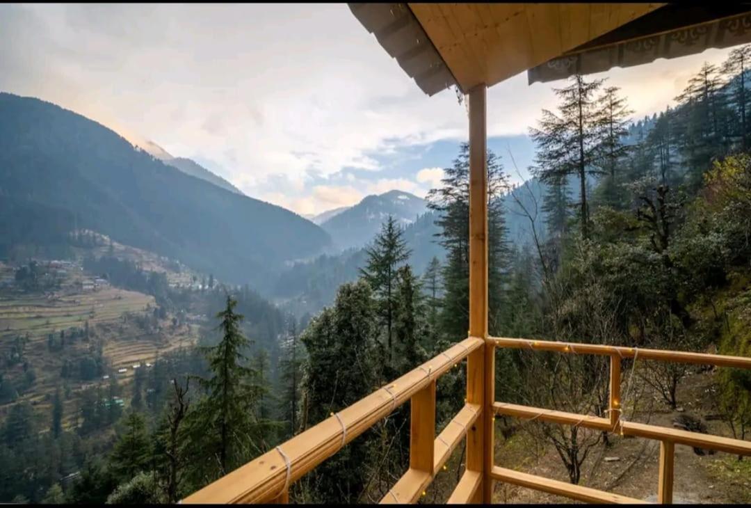 Into The Woods Treehouse Jibhi Villa ภายนอก รูปภาพ
