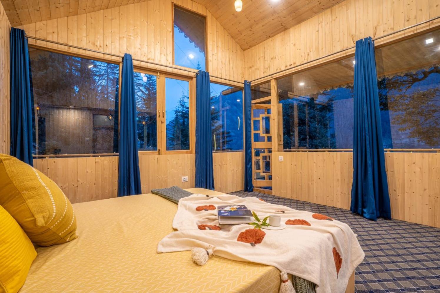 Into The Woods Treehouse Jibhi Villa ภายนอก รูปภาพ