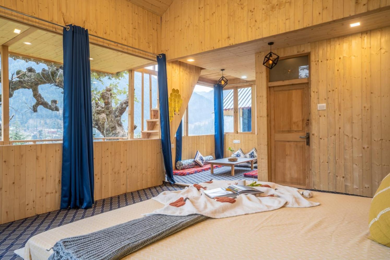 Into The Woods Treehouse Jibhi Villa ภายนอก รูปภาพ