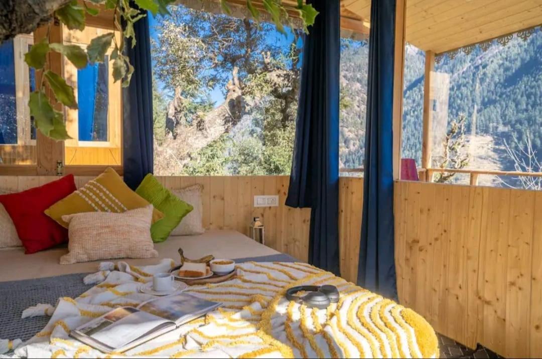 Into The Woods Treehouse Jibhi Villa ภายนอก รูปภาพ